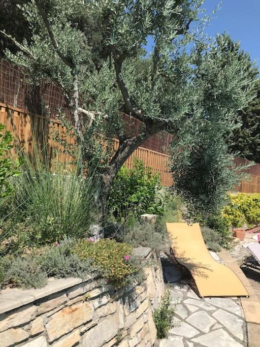 Appartement Sur La Colline Avec Acces Piscine Volx Esterno foto