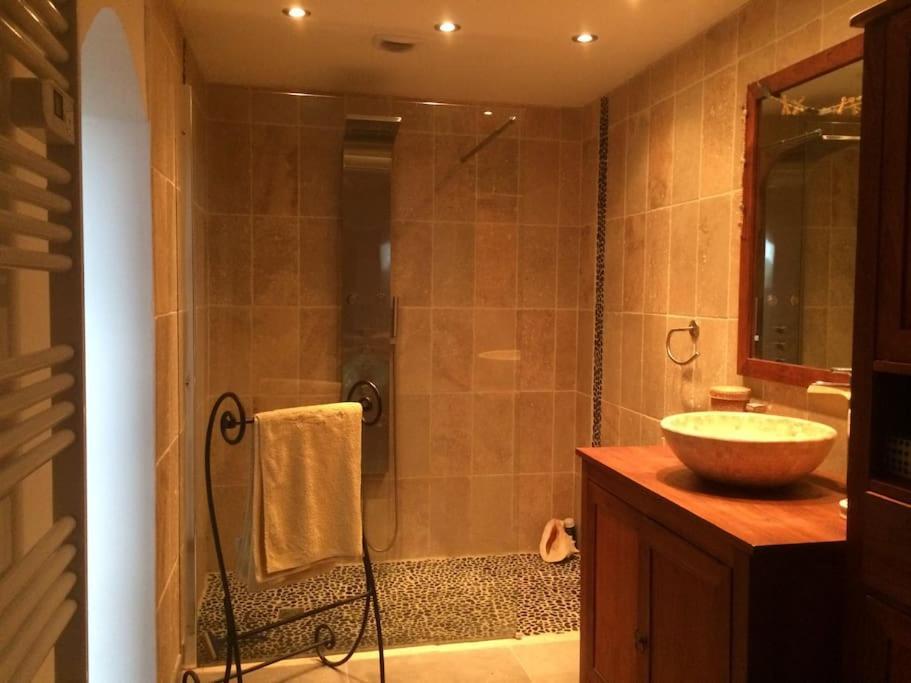 Appartement Sur La Colline Avec Acces Piscine Volx Esterno foto